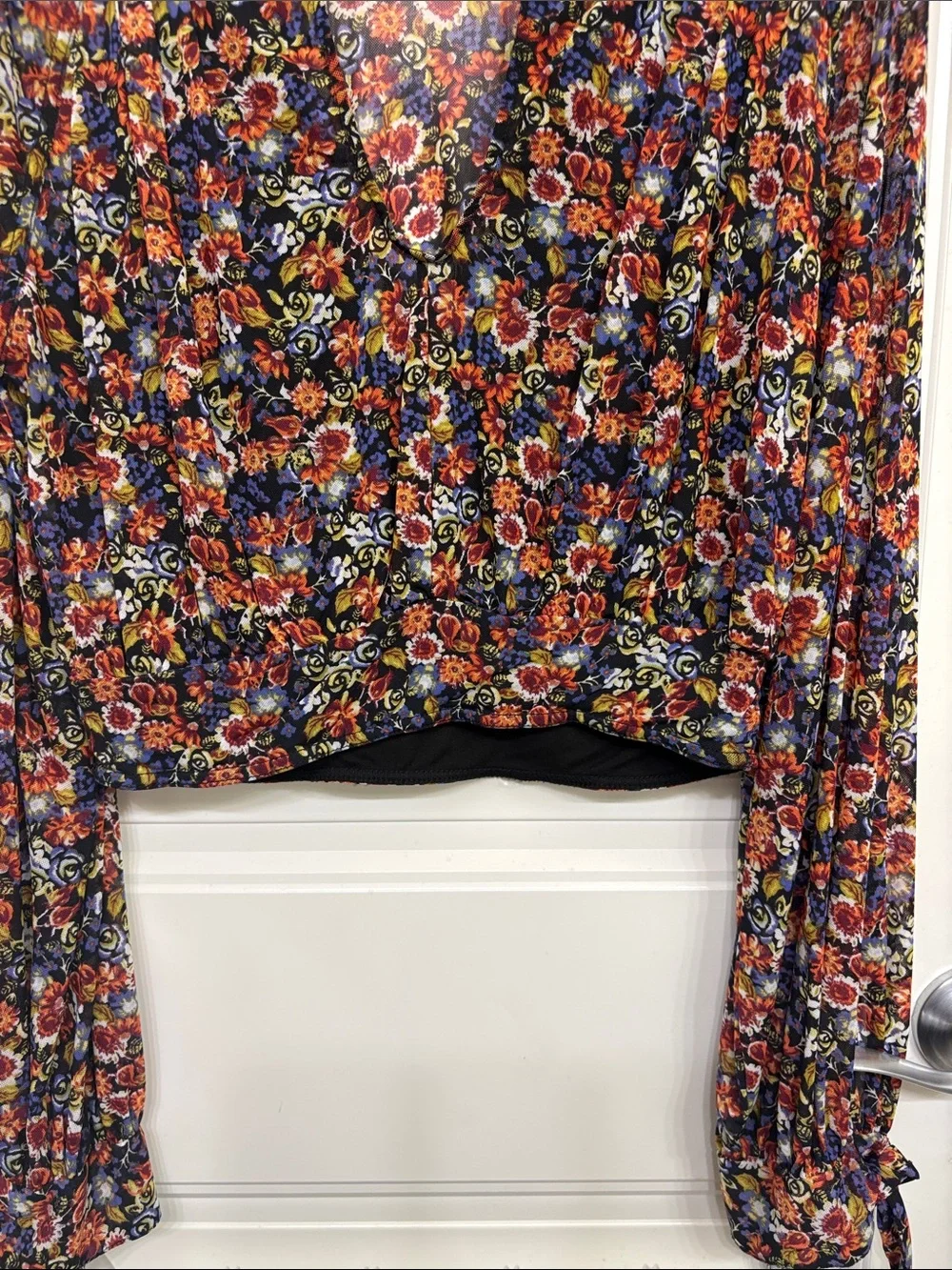 Free People‎ all dolled up floral cropped blouse Size Medium
